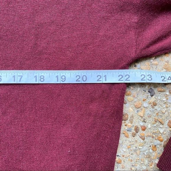 NWT EXPRESS Oversized Deep V-neck Soft Maroon & Red Sweater Size S - Picture 4 of 9